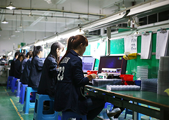 连接器流水线实拍