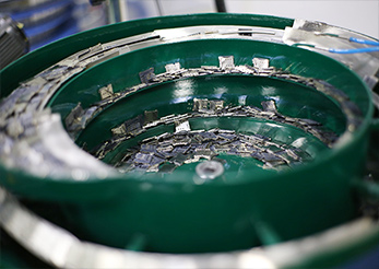 卡座自动化加工设备