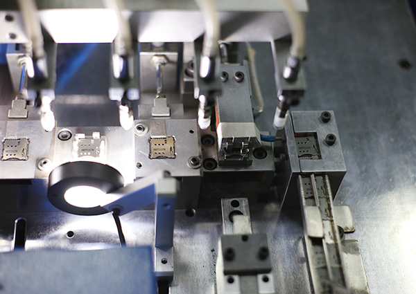 连接器机器设备