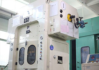 振力龙门45顿冲压机